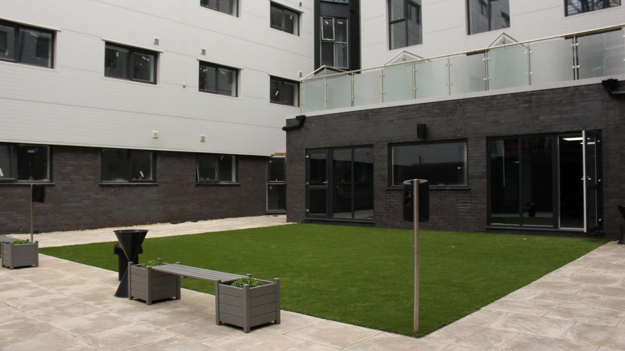 Peace Apartments - Luton Luton (Bedfordshire) Exterior foto